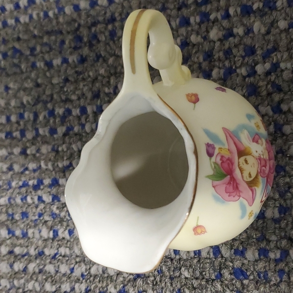 Geo Z Lefton Co 8212 Girl with Bunny Design Small Pitcher Creamer - Picture 3 of 6